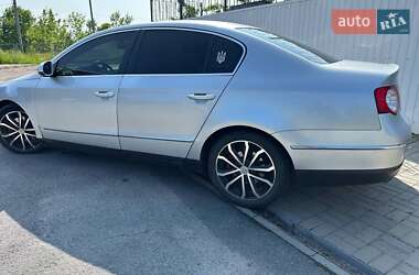 Седан Volkswagen Passat 2005 в 