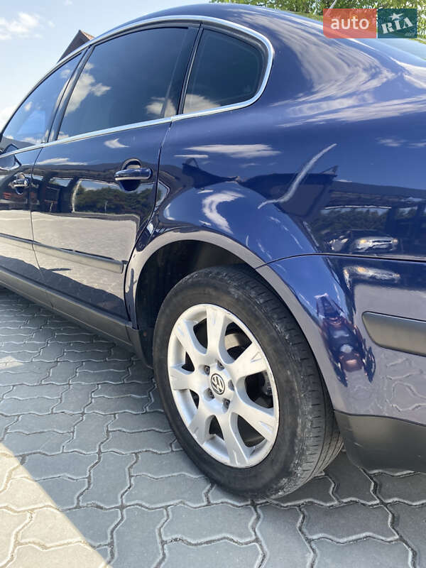 Седан Volkswagen Passat 2000 в Меденичах
