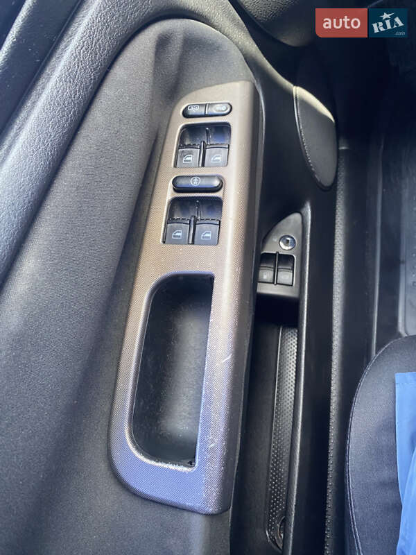 Седан Volkswagen Passat 2000 в Меденичах