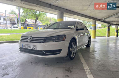 Седан Volkswagen Passat 2013 в Львові