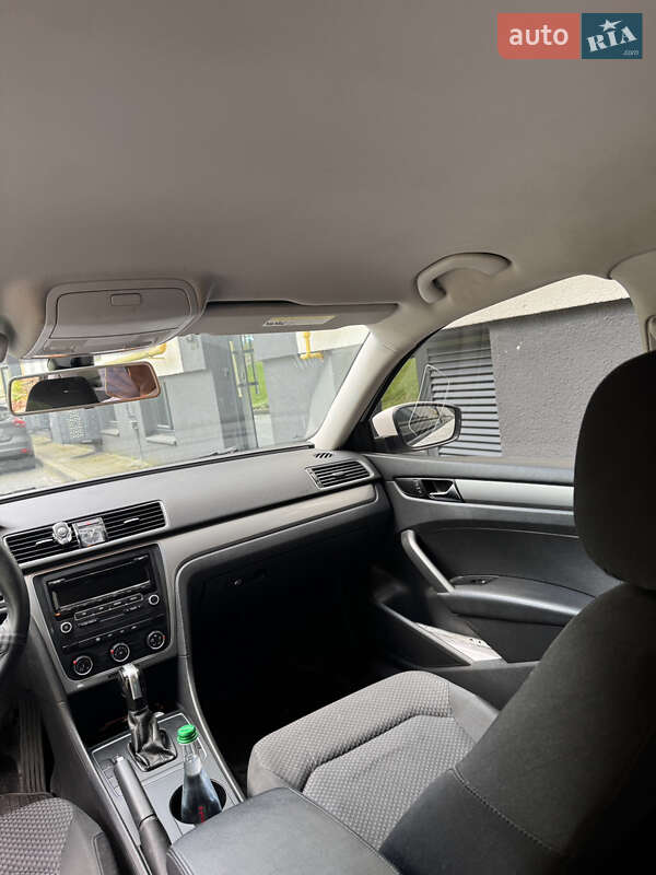 Седан Volkswagen Passat 2013 в Львове