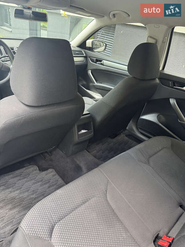 Седан Volkswagen Passat 2013 в Львове