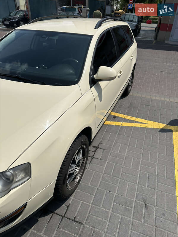 Универсал Volkswagen Passat 2011 в Киеве