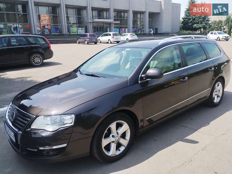 Универсал Volkswagen Passat 2009 в Ровно