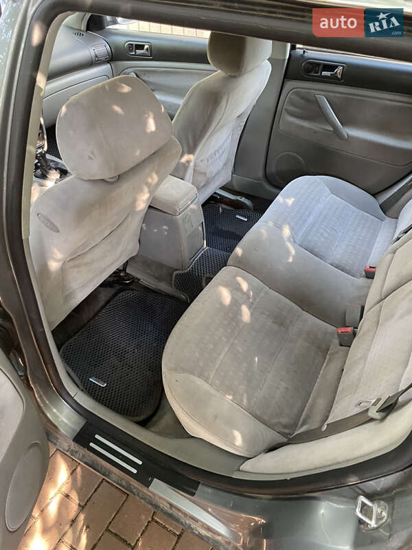 Универсал Volkswagen Passat 2002 в Житомире