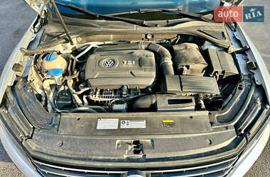 Седан Volkswagen Passat 2016 в 