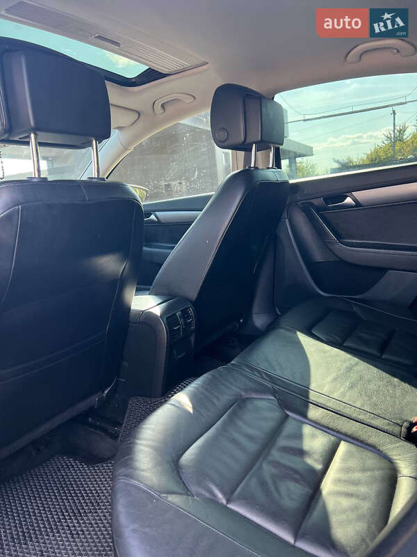 Седан Volkswagen Passat 2013 в Львове