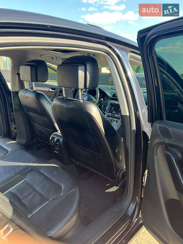 Седан Volkswagen Passat 2013 в Львове