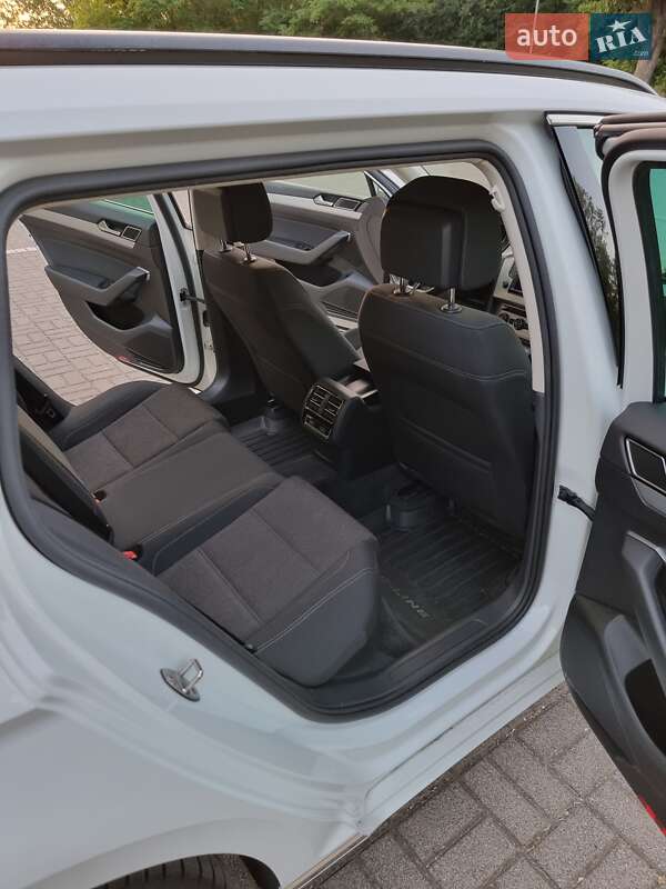 Универсал Volkswagen Passat 2015 в Киеве