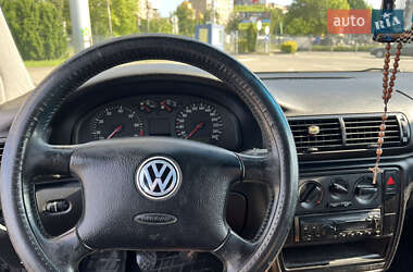 Універсал Volkswagen Passat 2000 в Івано-Франківську