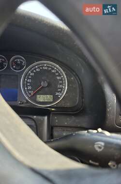 Универсал Volkswagen Passat 2001 в Солоницевке