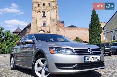 Седан Volkswagen Passat 2012 в Луцьку