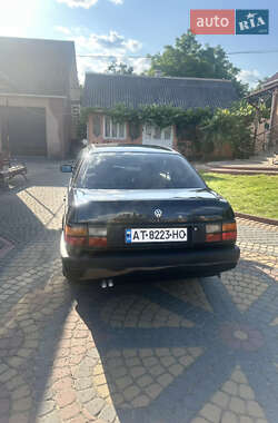 Седан Volkswagen Passat 1993 в 
