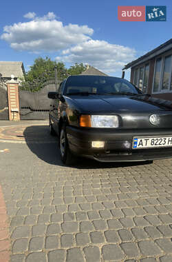 Седан Volkswagen Passat 1993 в 