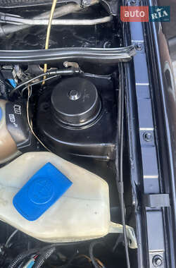 Седан Volkswagen Passat 1993 в 