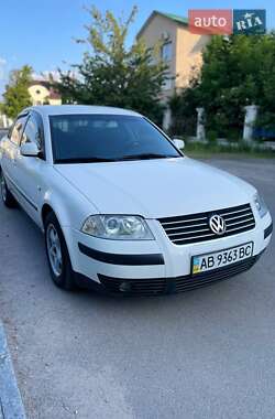 Седан Volkswagen Passat 2003 в Виннице