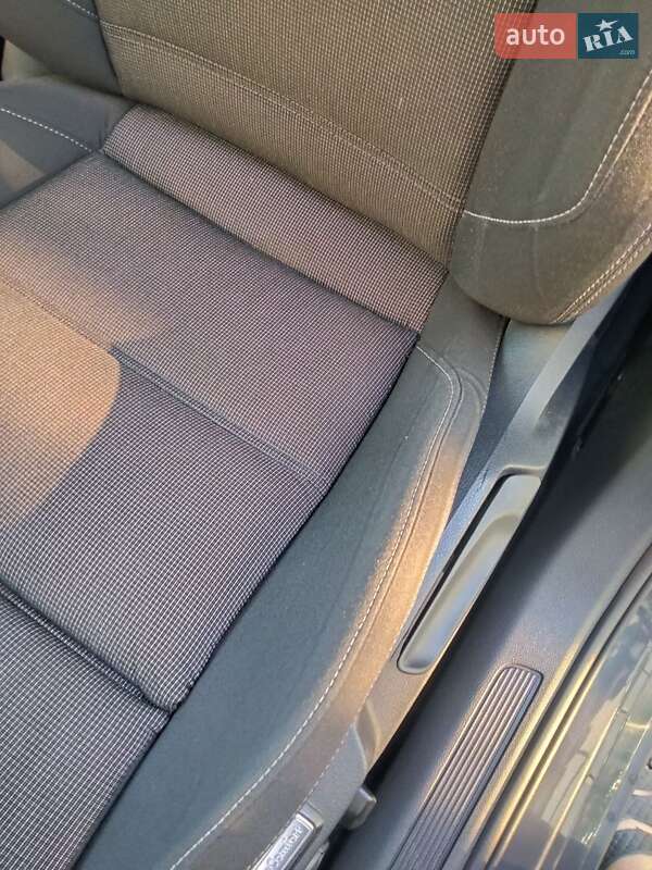 Универсал Volkswagen Passat 2017 в Житомире