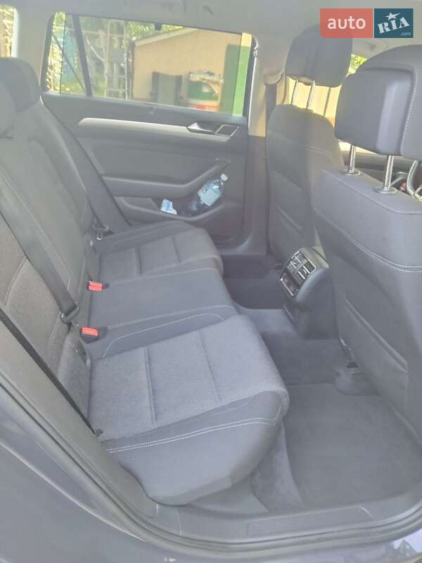 Универсал Volkswagen Passat 2017 в Житомире