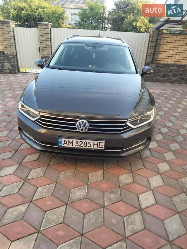 Универсал Volkswagen Passat 2017 в Житомире