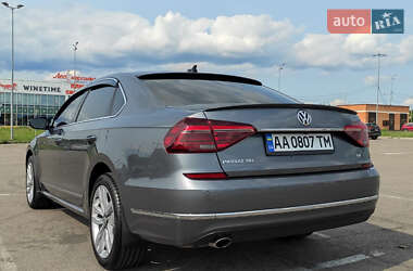 Седан Volkswagen Passat 2017 в Киеве
