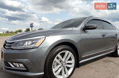 Седан Volkswagen Passat 2017 в Киеве