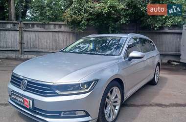 Универсал Volkswagen Passat 2017 в Киеве