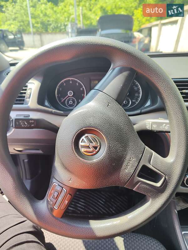 Седан Volkswagen Passat 2012 в Борисполе фото 10 Седан Volkswagen Passat 2012 в Борисполе