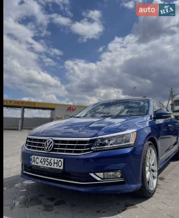 Седан Volkswagen Passat 2016 в Луцьку