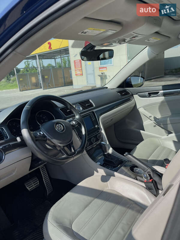 Седан Volkswagen Passat 2016 в Луцьку
