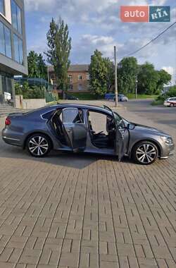 Седан Volkswagen Passat 2016 в 