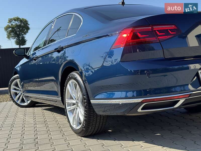 Седан Volkswagen Passat 2020 в Стрию