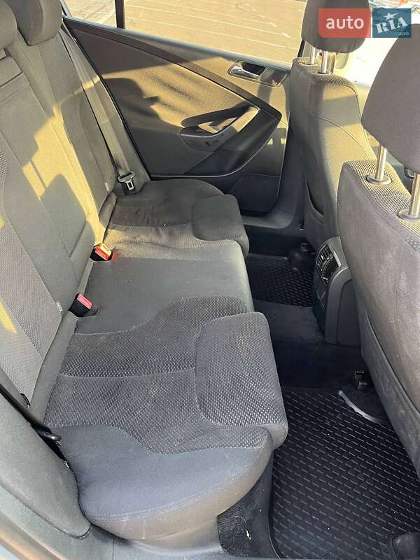 Седан Volkswagen Passat 2006 в Києві фото 20 Седан Volkswagen Passat 2006 в Києві