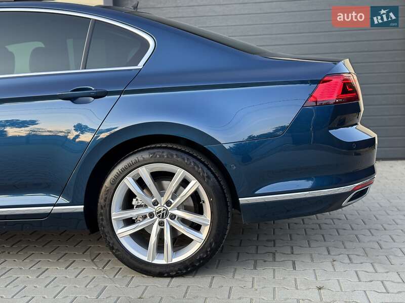 Седан Volkswagen Passat 2020 в Стрию