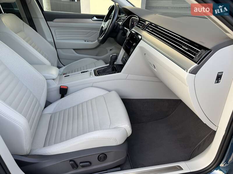 Седан Volkswagen Passat 2020 в Стрию