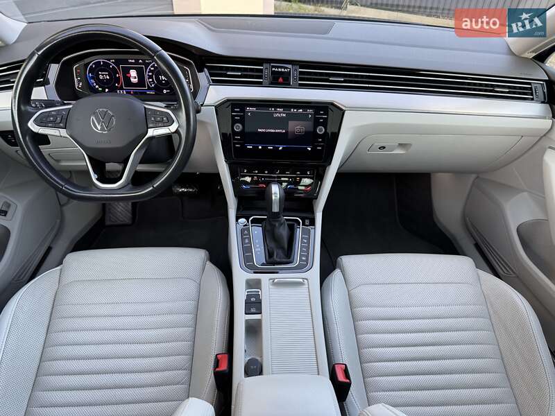 Седан Volkswagen Passat 2020 в Стрию