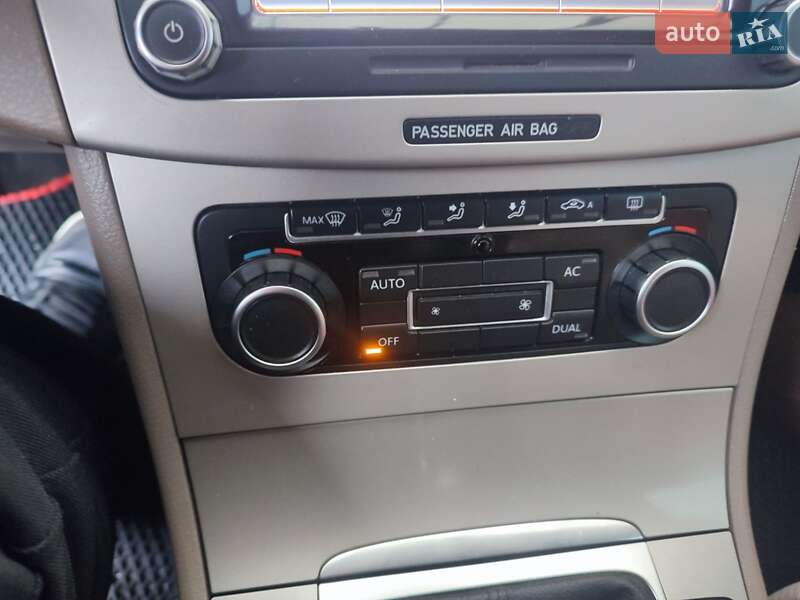 Универсал Volkswagen Passat 2010 в Чемеровцах