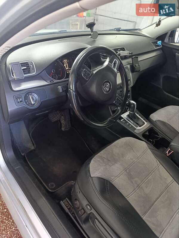 Універсал Volkswagen Passat 2014 в Тернополі