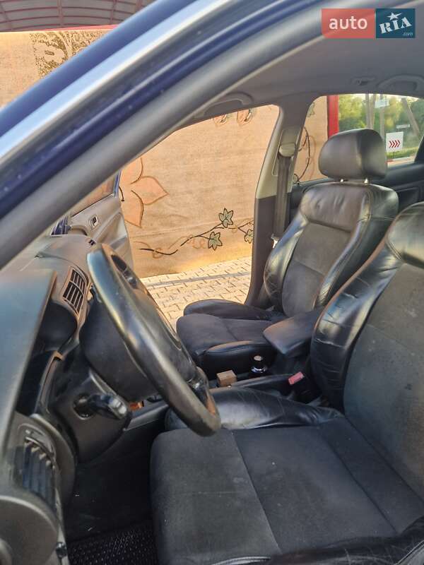 Седан Volkswagen Passat 2002 в Черновцах