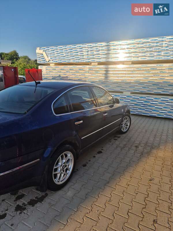 Седан Volkswagen Passat 2002 в Черновцах