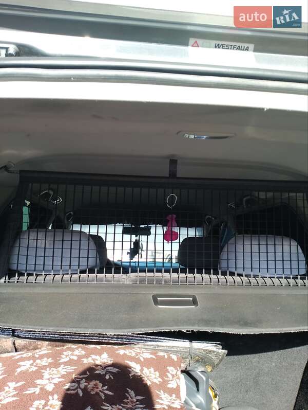 Універсал Volkswagen Passat 2002 в Новояворівську