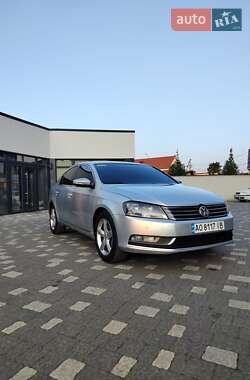 Седан Volkswagen Passat 2012 в Мукачево