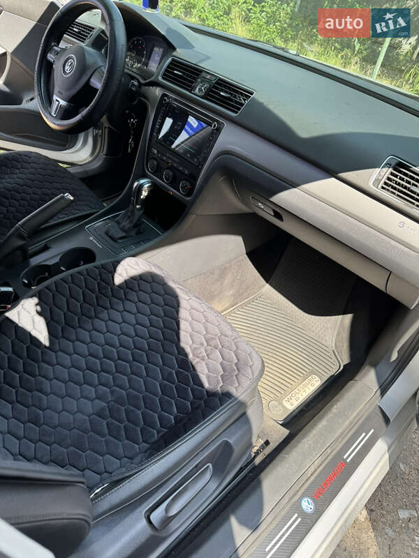Седан Volkswagen Passat 2013 в Одесі