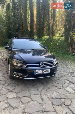 Універсал Volkswagen Passat 2012 в Івано-Франківську