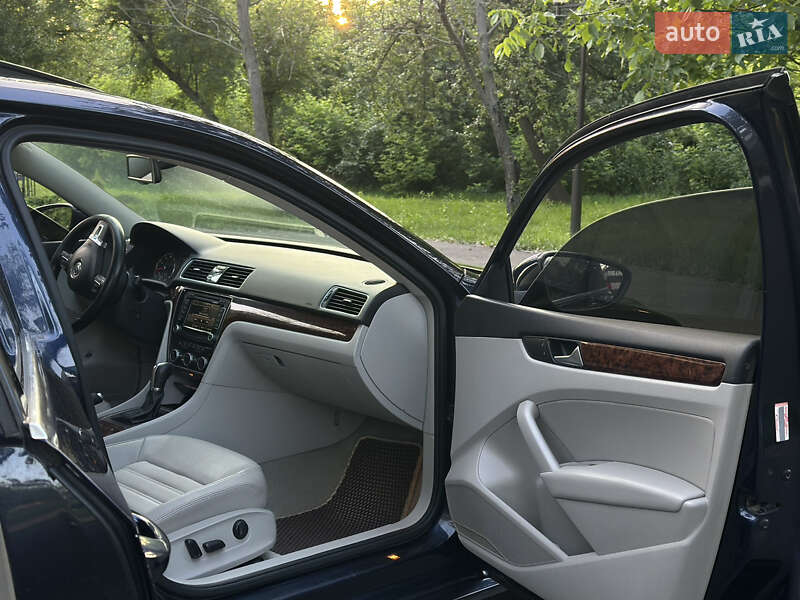Седан Volkswagen Passat 2012 в Киеве