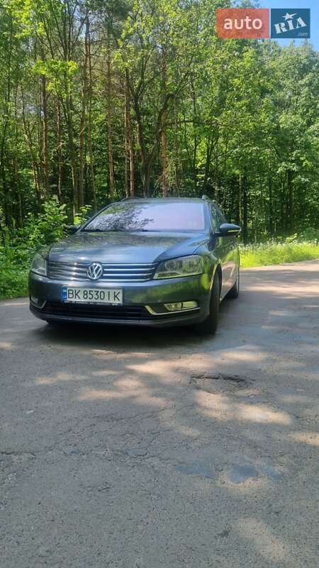 Універсал Volkswagen Passat 2014 в Луцьку