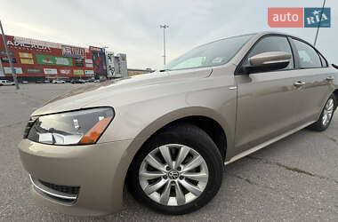 Седан Volkswagen Passat 2015 в 