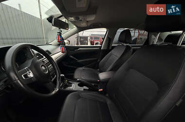 Седан Volkswagen Passat 2015 в 