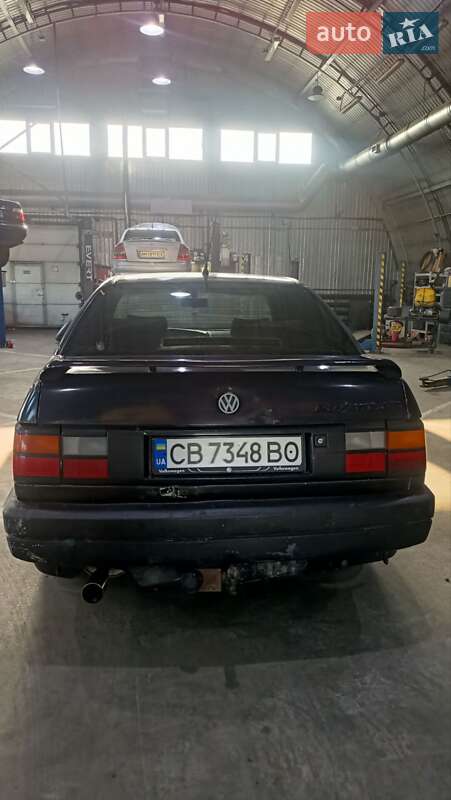 Седан Volkswagen Passat 1990 в Чернігові