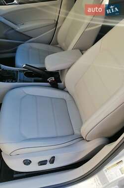 Седан Volkswagen Passat 2016 в 