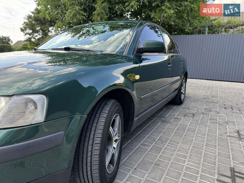 Седан Volkswagen Passat 2000 в Одессе